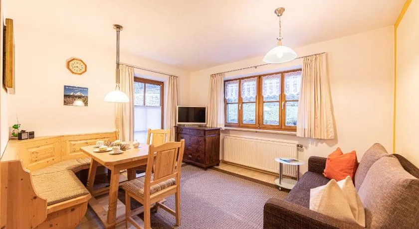 Ferienwohnung Waldblick - freundlich eingerichtete Ferienwohnung - Image 1
