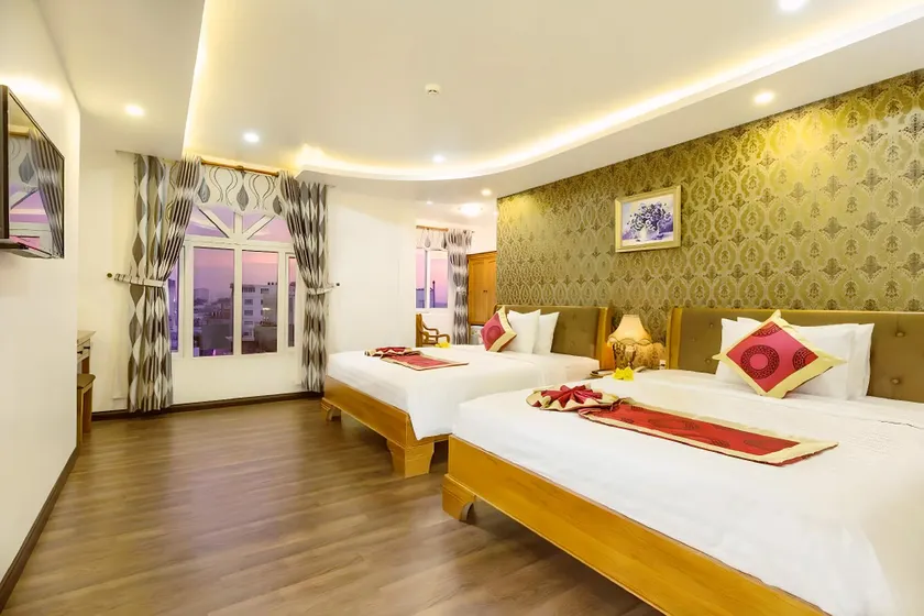 The Airport Hotel - Image 1