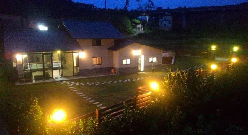 Yanyu Xihu Villa - Image 1