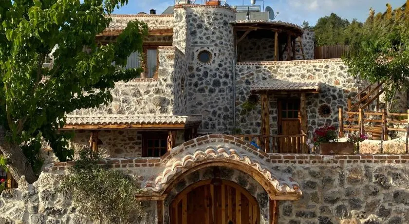 EXCLUSIVE STONE VILLA,PRIVATE GARDEN and POOL - Image 1