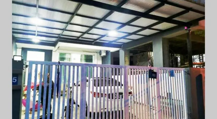 Bintang Maya Residence cozy and comfortable stay - Image 1