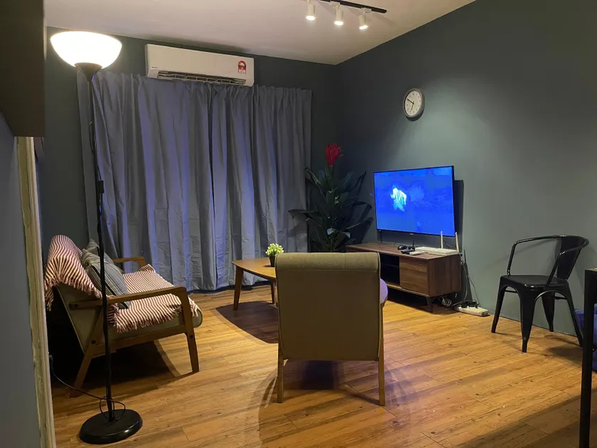 3BR/WiFi/ACond/Netflix @Pusat Komersial Seksyen 7 - Image 1