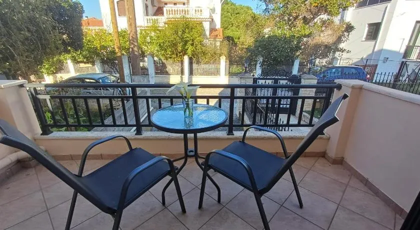 Studio Apartments Eirini - Image 1