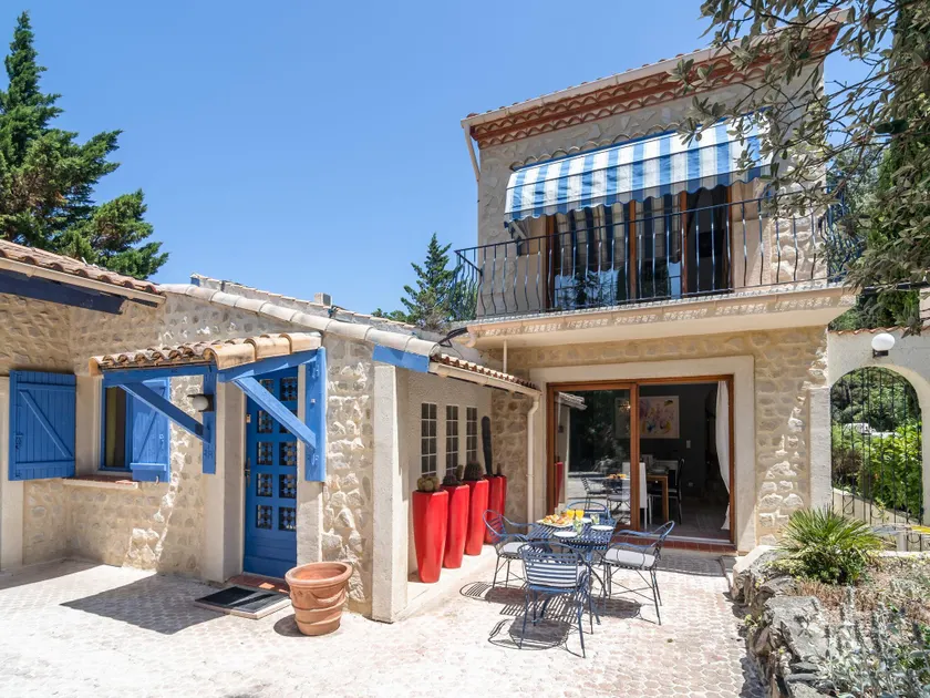 Majestic Villa in Pouzols-Minervois with private pool - Image 1