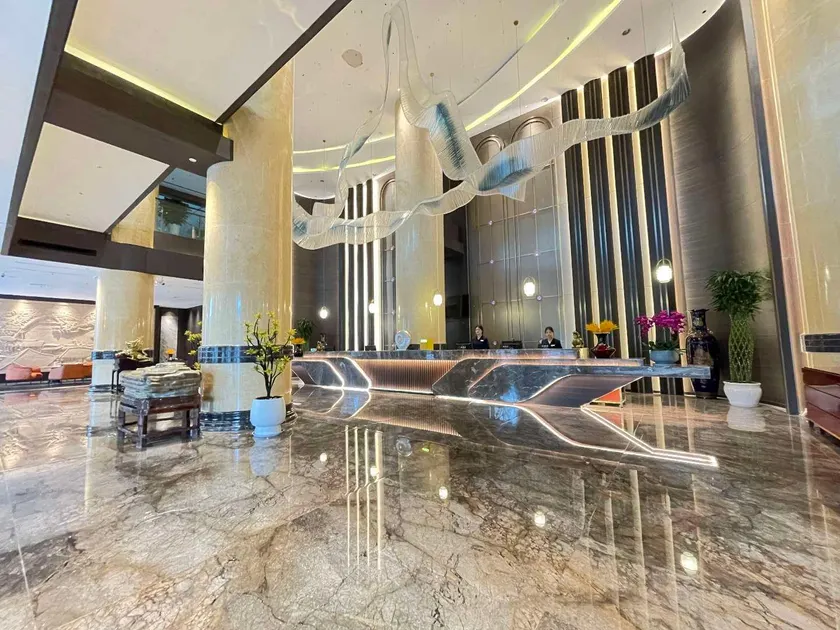 Runming International Hotel - Image 1