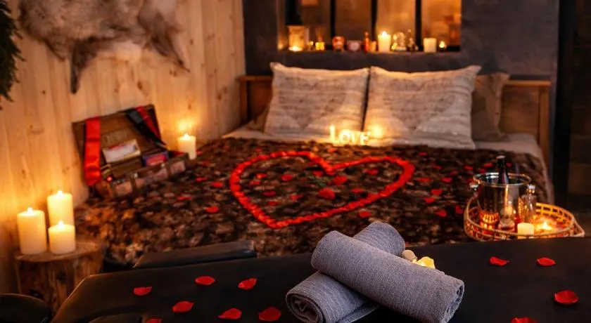 Le chalet romantique, SPA, Écran cinéma, Lit king size, day use, 10 min centre - Image 1