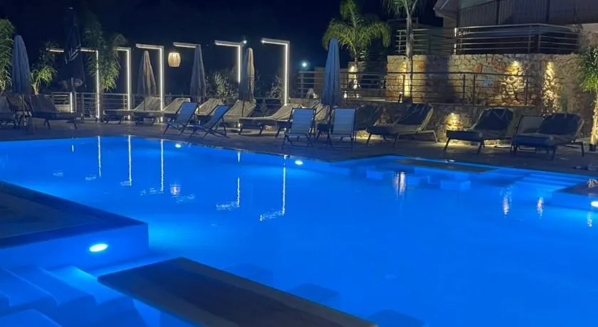 AKRON Luxury Holidays - Image 1