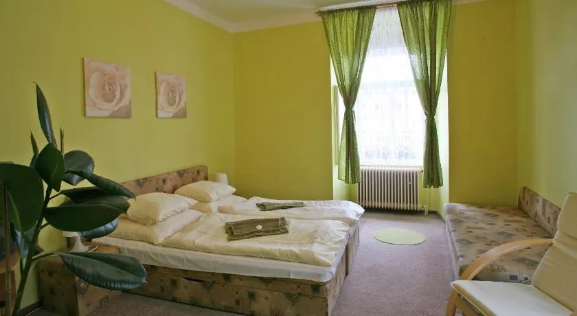 Hotel Zlaty Jelen - Image 1