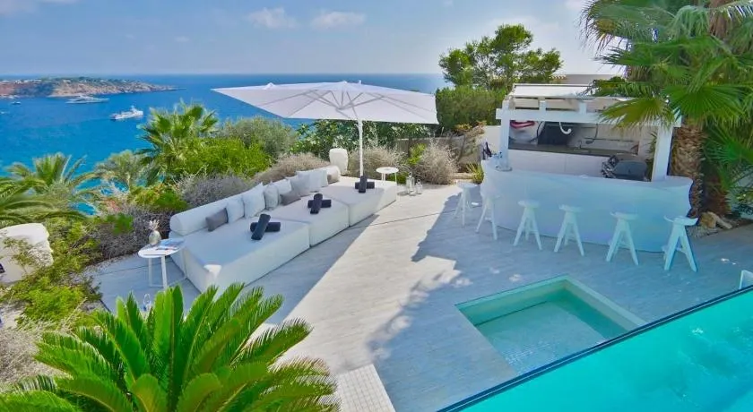 Stylish Villa with Jacuzzi in Ibiza City, 1057 - Image 1