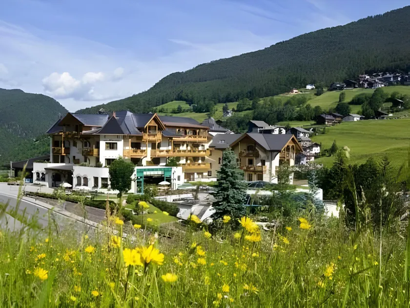 Alpin & Vital Hotel La Perla - Image 1