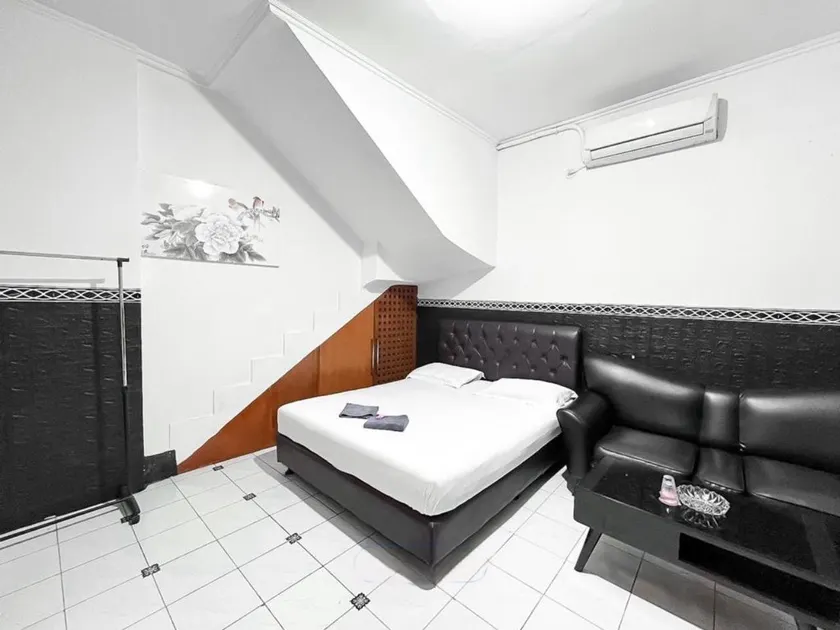Modom Residence - Image 1