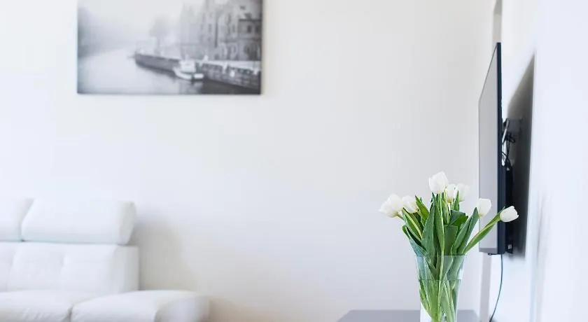 Red Brick Apartments - Image 1