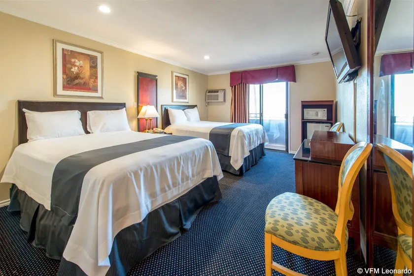 Queencity Inn - Image 1