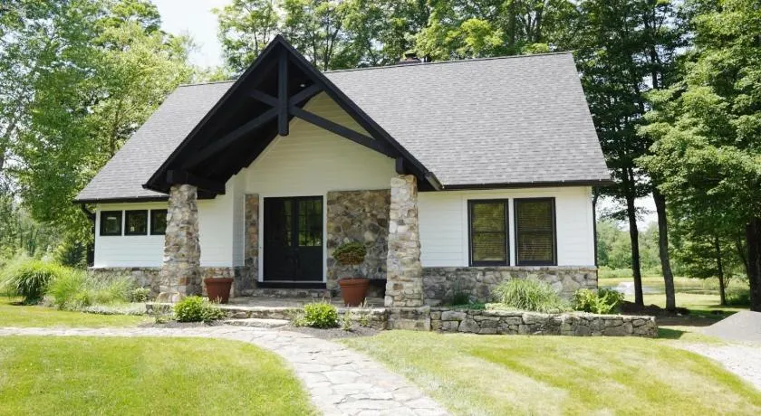 Stonehill Guest House - Image 1