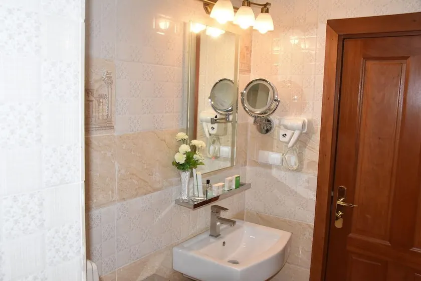 Adamaoua Grand Hotel City - Image 1