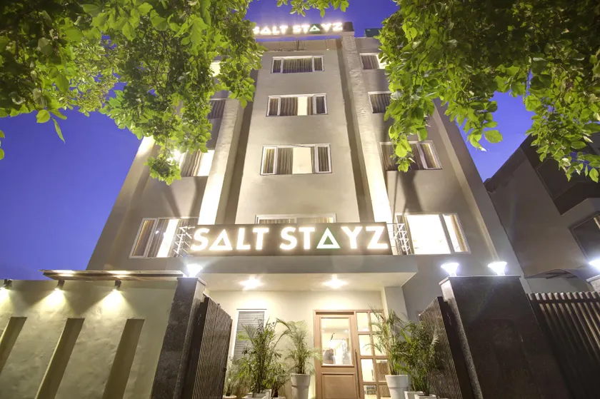 Saltstayz Select - Golf Course Road & Sector 27 - Image 1