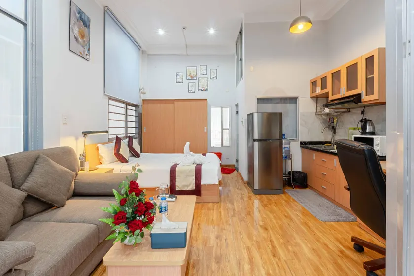 Studio apartment with balcony - Image 1