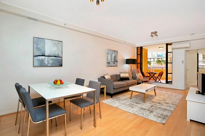 AX301 - Das Hotel liegt im Herzen von North Sydney - Image 1