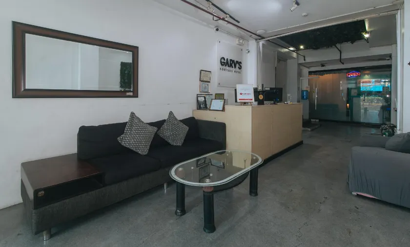RedDoorz Plus at Boni Avenue Mandaluyong - Image 1