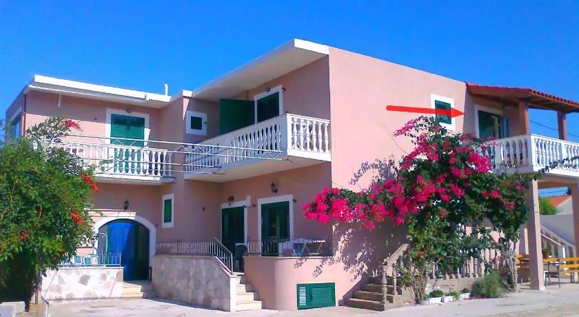 Manora Sucuraj one bedroom apartment - Image 1