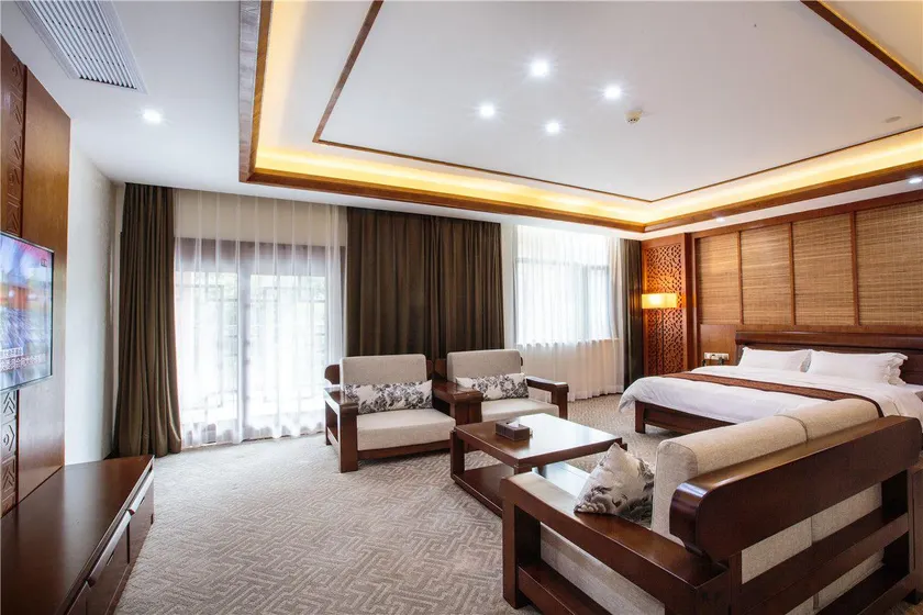 Heshan Hotel - Image 1