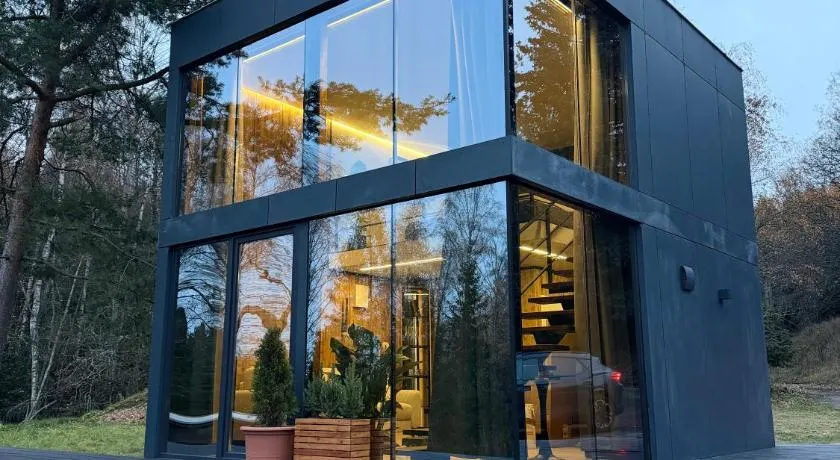 Lodge Amore - Mirrored Forest Retreat - Image 1