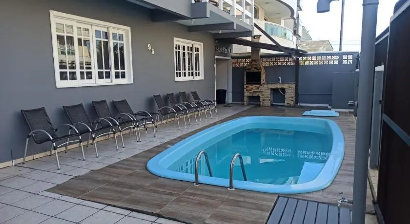 CASA ARMANI 50 metros DA PRAIA MARISCAL BOMBINHAS - Image 1