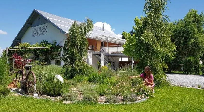 Hillside Bio Resort Apartment with Mountain View - Image 1