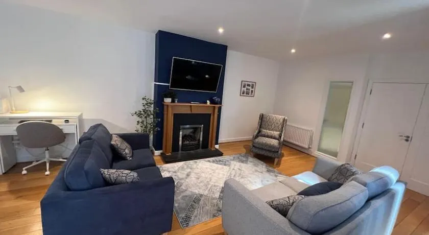 Wonderful D3 Townhouse - Image 1
