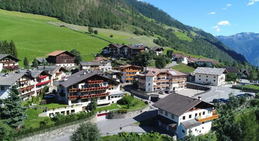Hotel Am Fels - Image 1