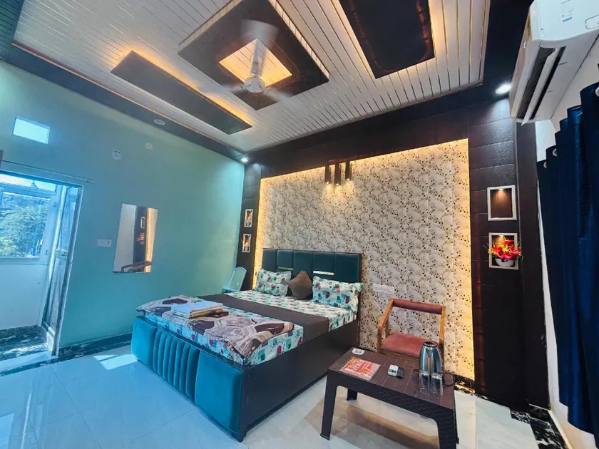 Vishnu Priya Guest House Ayodhya - Image 1