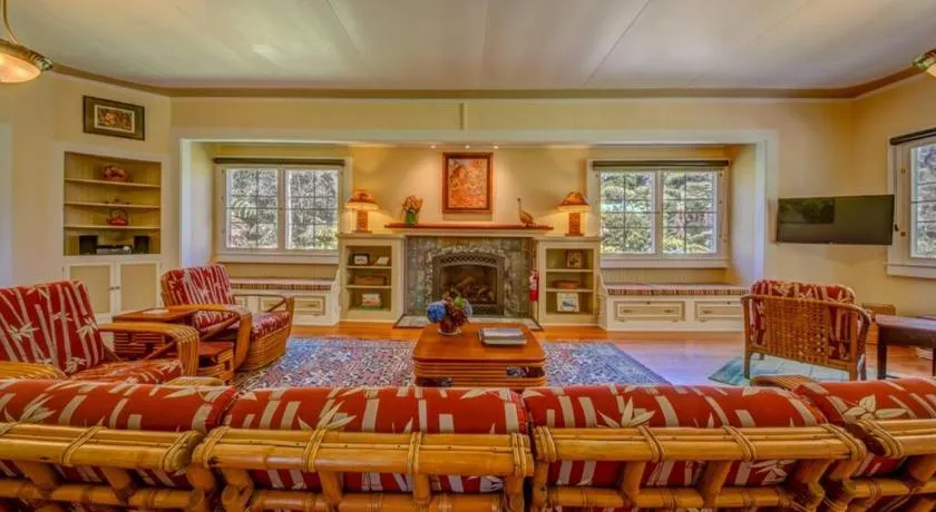Ola'a House by Volcano Heritage Cottages - Image 1
