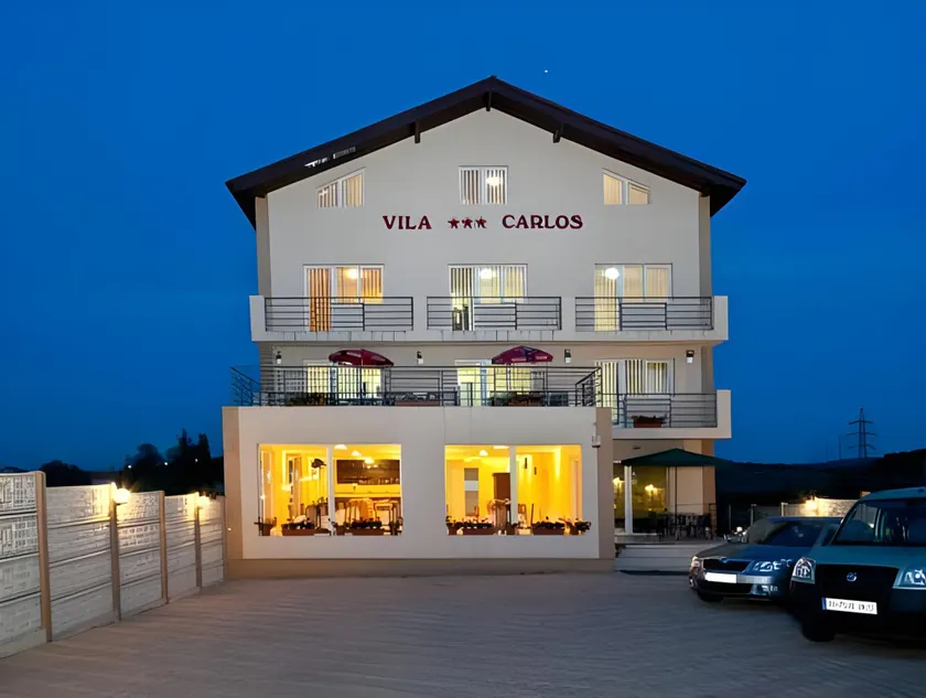 Vila Carlos - Image 1