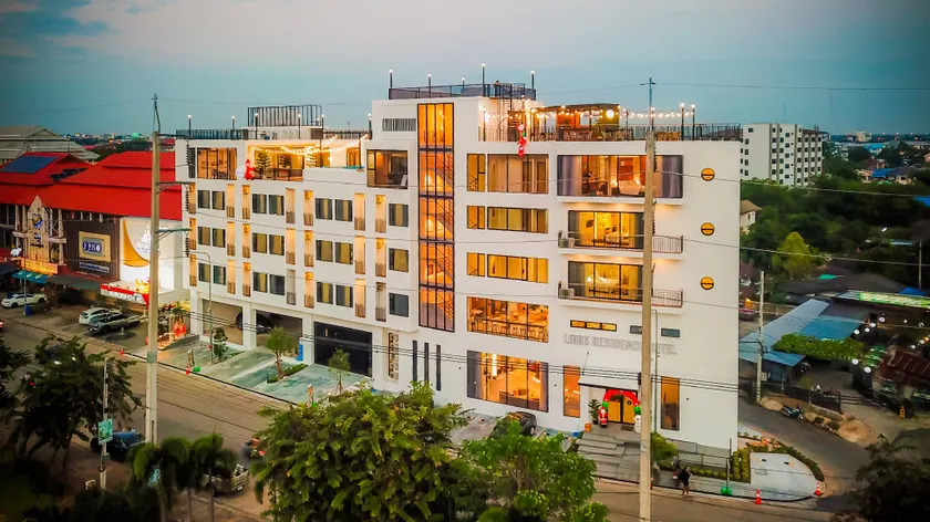 Louis Residence Hotel - Image 1