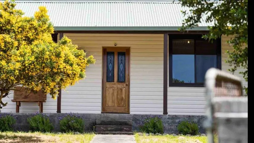 Gorgeous Miners Cottage - Image 1