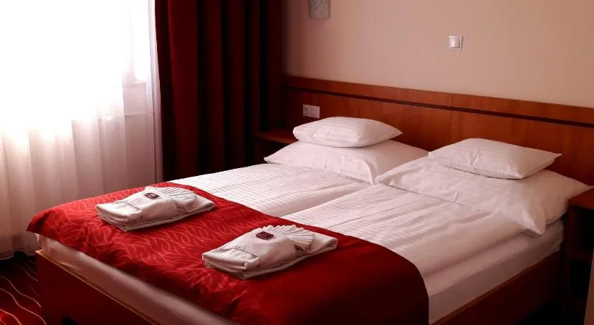 Diana Club Hotel - Image 1