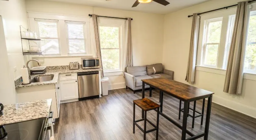 Walk to Duke Campus! 1 Bedroom in Trinity Park! - Image 1