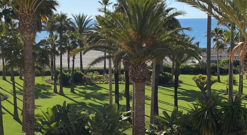 Luxury Apartment Penthouse in Sotogrande Paseo del Mar - Image 1