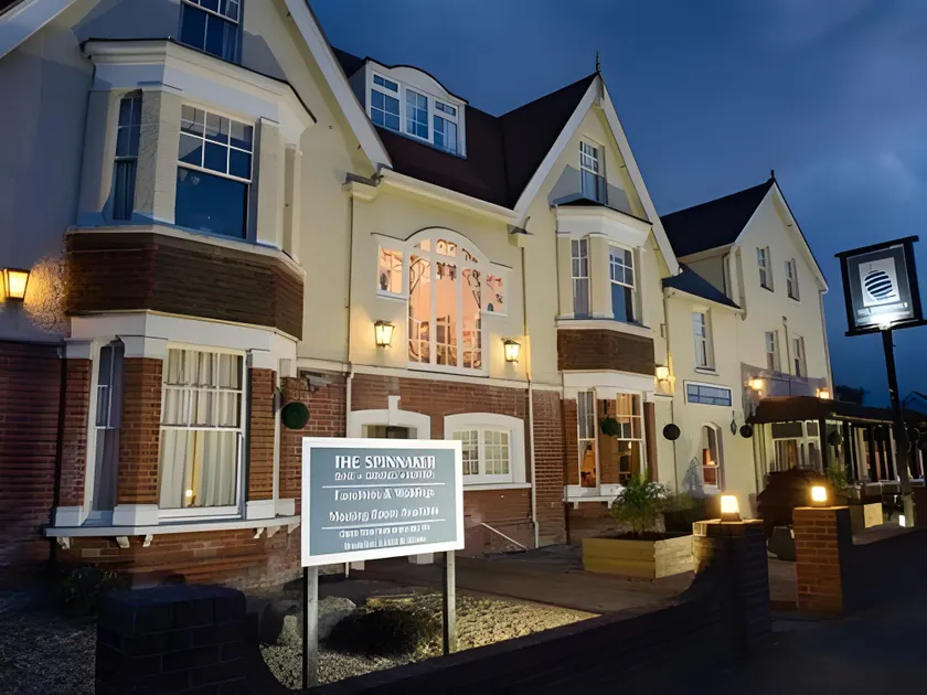 The Birdham Hotel & Restaurant - Image 1