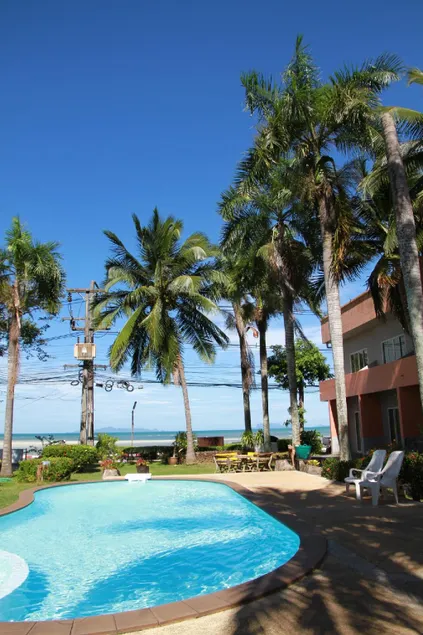 Jinta Hotel Nathon Beach - Image 1