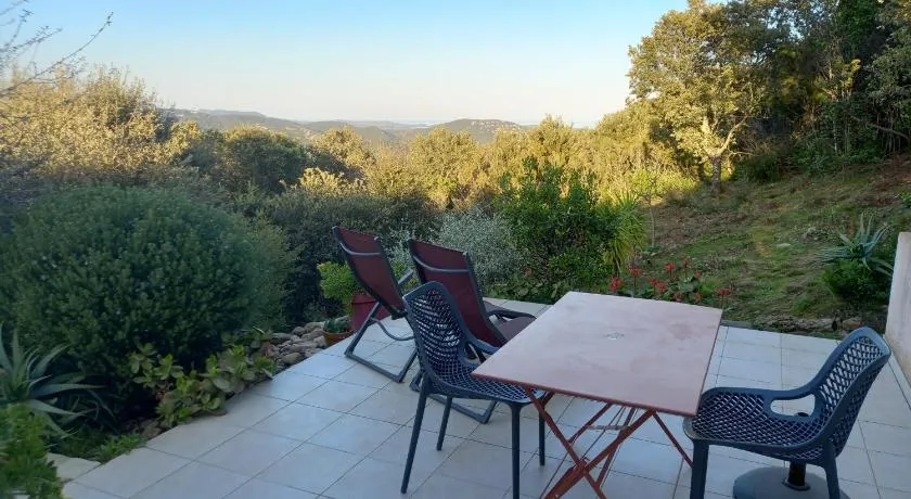 mini villa 19 m2 för 2 personer + luftkonditionering + pool, utsikt över havet och bergen - Image 1