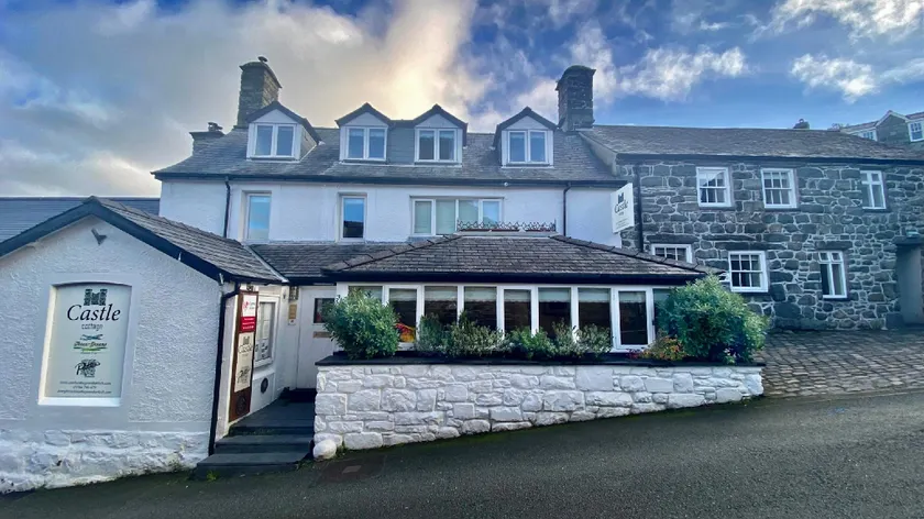 Castle Cottage Inn - Image 1