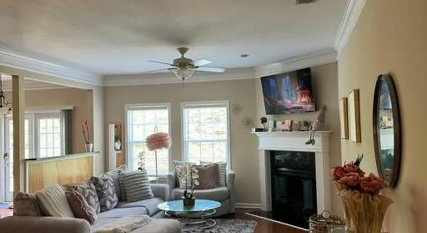 Luxury Gated Cascades Oasis - Tempur-Pedic Beds & Gated Community - Image 1
