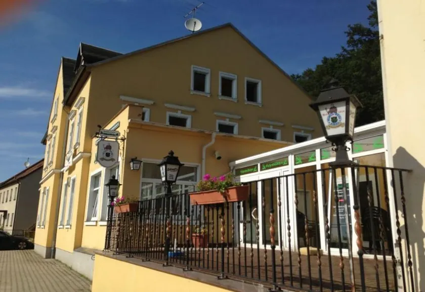 Eichenwäldchen-mit einer Geschichte über 100 Jahre - Image 1