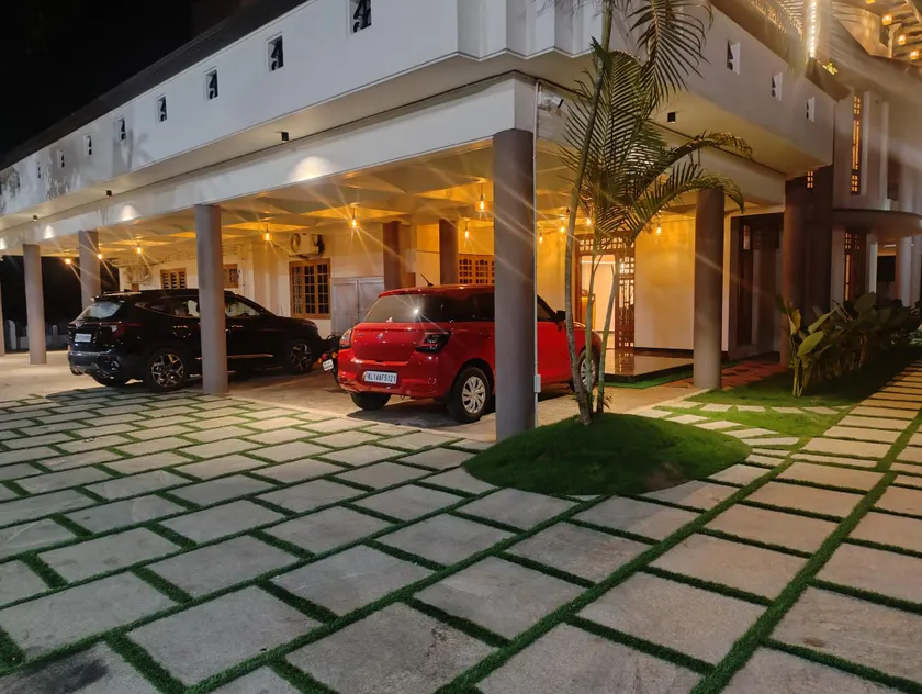 Hotel Vintage Palace - Image 1