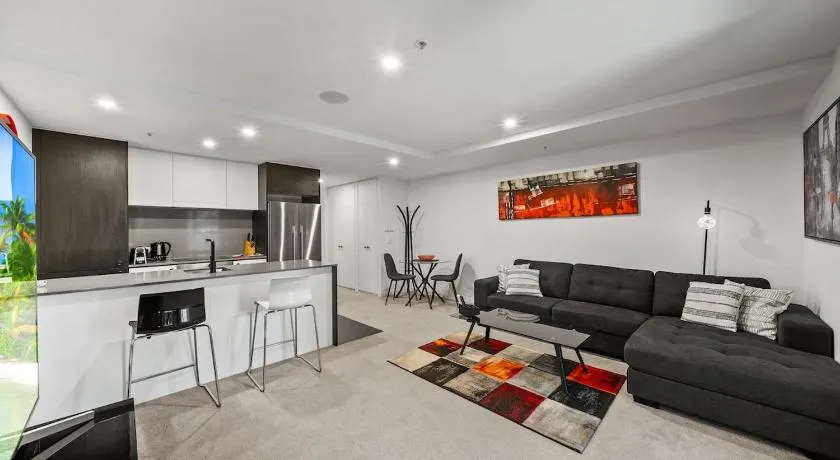 Stylish Central Braddon 1 Bed, Pool, Gym, Parking - Image 1