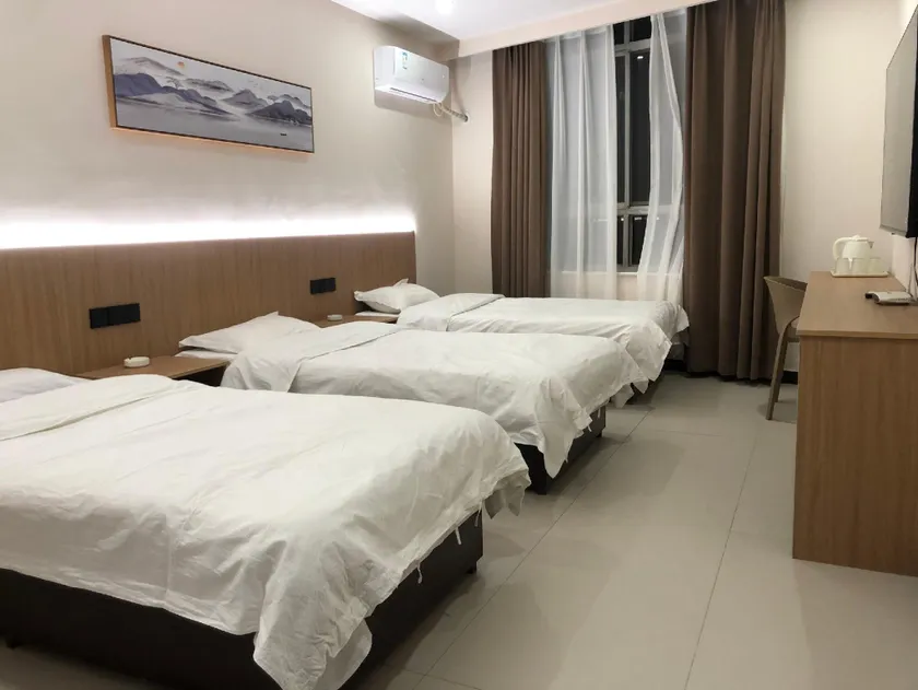Desheng Hotel - Image 1