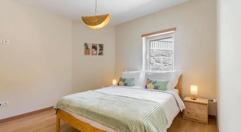 StoneBridge Riverside Mountain Apartments - Image 1