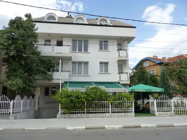 Niko Hotel - Image 1