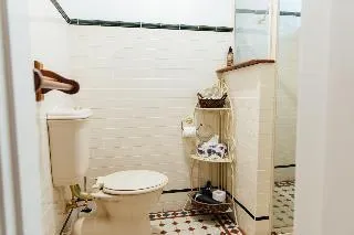 Lindsay House Guest House - Image 1